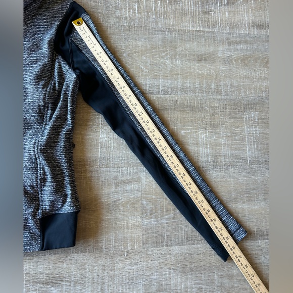 Lululemon BHAKTI Yoga JACKET women 6 Luxstreme double Zip Wrap thumbholes EUC - Picture 10 of 15